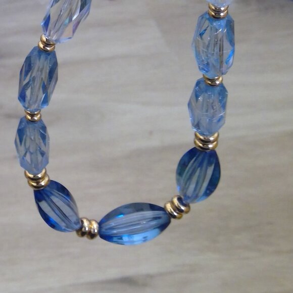 Blue Ombre Acrylic Beads Necklace - Picture 4 of 6
